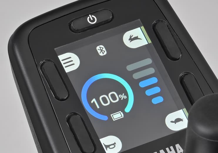 液晶画面に設定速度やバッテリー残量等を表示します。